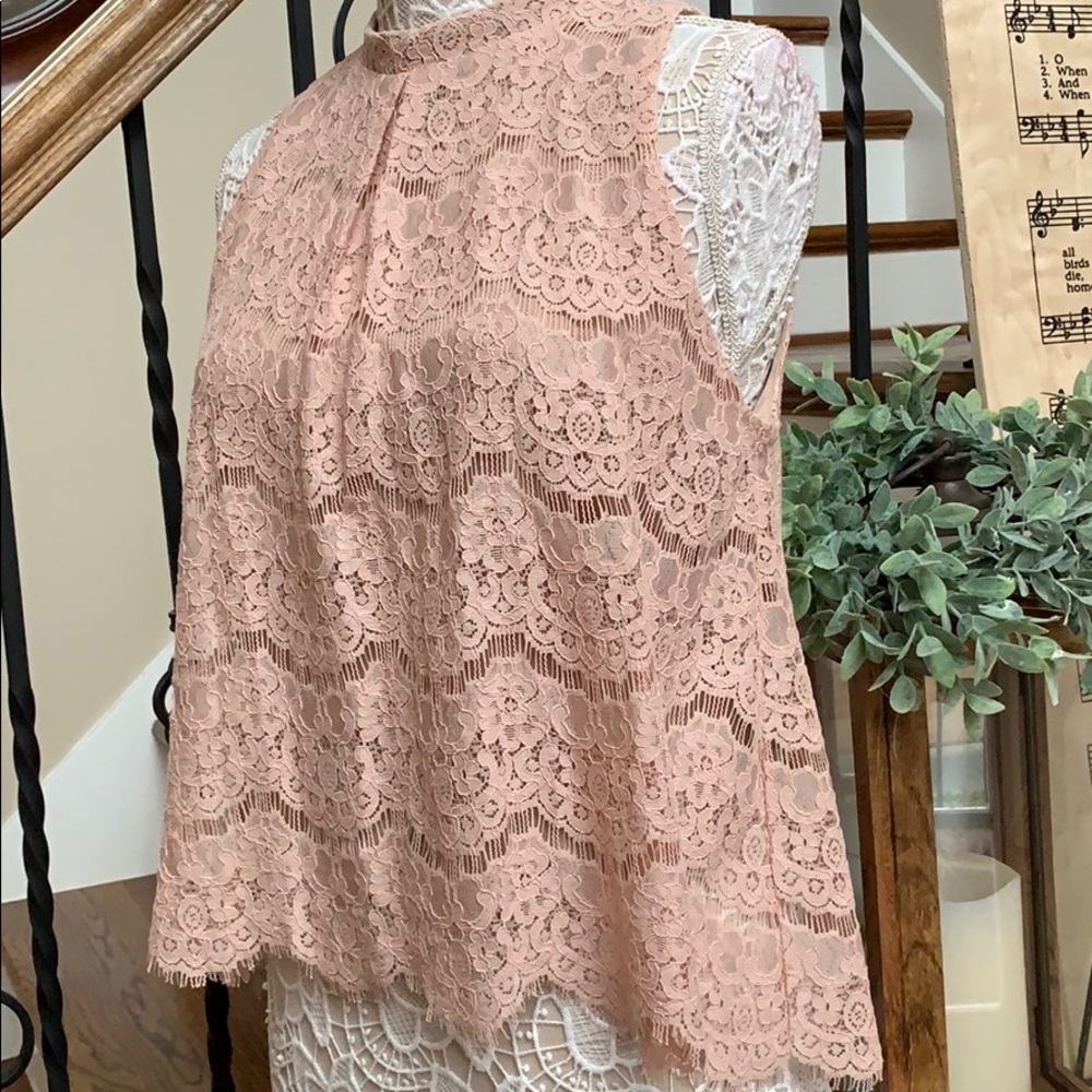 Love, fire top size L sleeveless blush lace